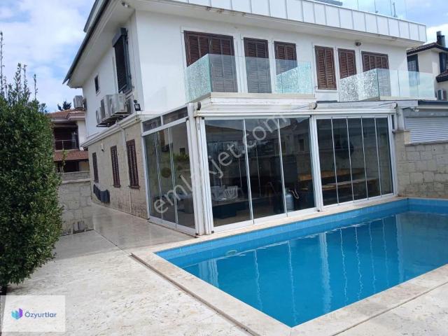 Çeşme, İzmir içerisinde satılık Villa