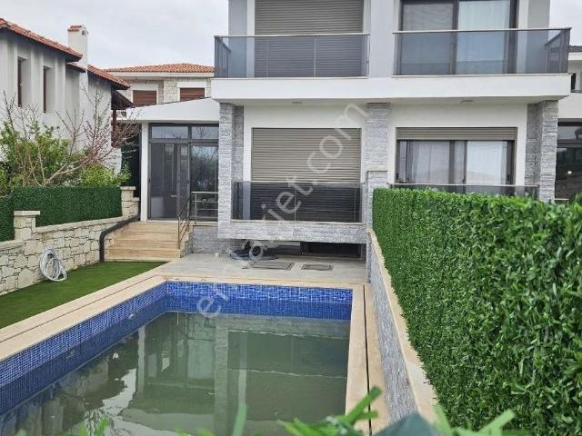 Çeşme, İzmir içerisinde kiralık Villa