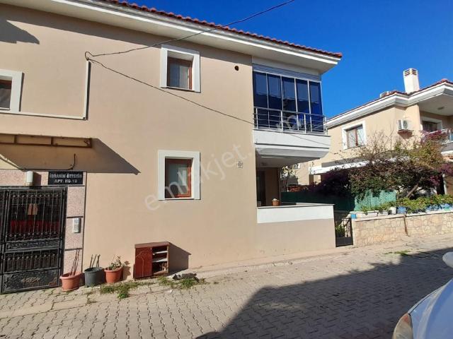 Çeşme, İzmir içerisinde kiralık mülk