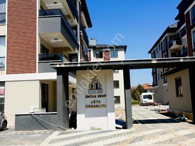 Mehmet Akif Ersoy, Çiftlikköy içerisinde kiralık mülk