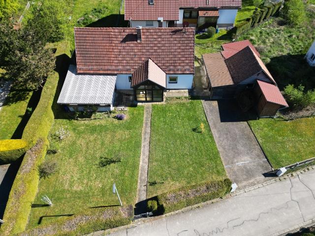 Erdgeschosswohnung kaufen in Walkertshofen, Bayern