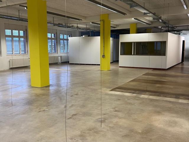 Atelier mieten in Einigen, Zürich