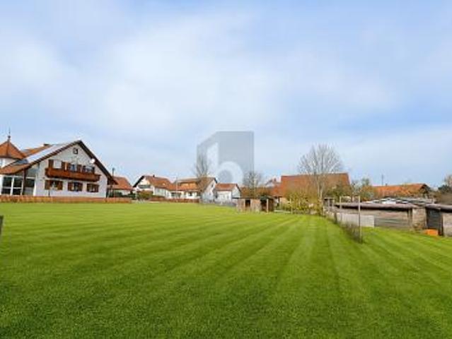 Erdgeschosswohnung kaufen in Steindorf, Bayern