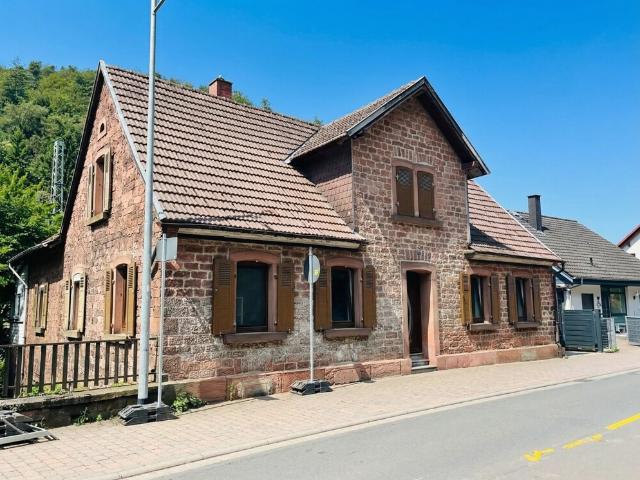 Villa kaufen in Weidenthal, Rheinland-Pfalz
