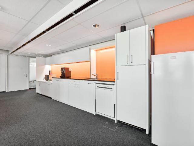 Büro kaufen in Einigen, Zürich