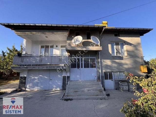İhsaniye içerisinde satılık Villa