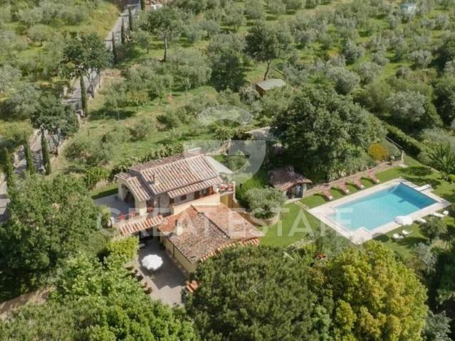 Casa in vendita a Cortona, Toscana