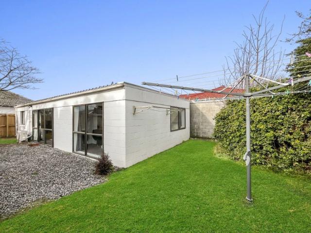Apartment for rent in Chaslands, Canterbury