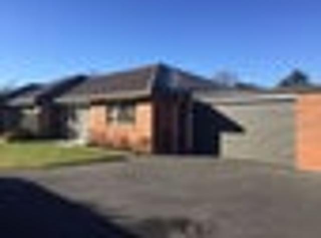 House for rent in Chaslands, Canterbury
