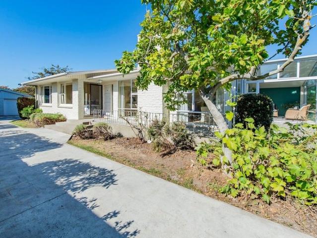 House for rent in Chaslands, Canterbury