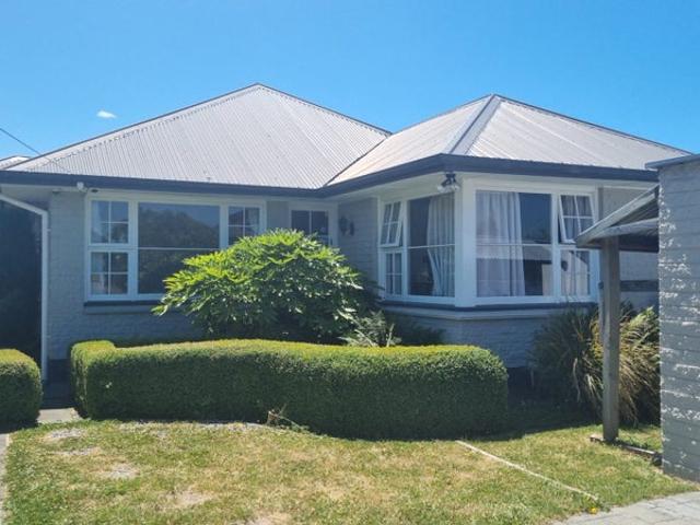 House for rent in Chaslands, Canterbury