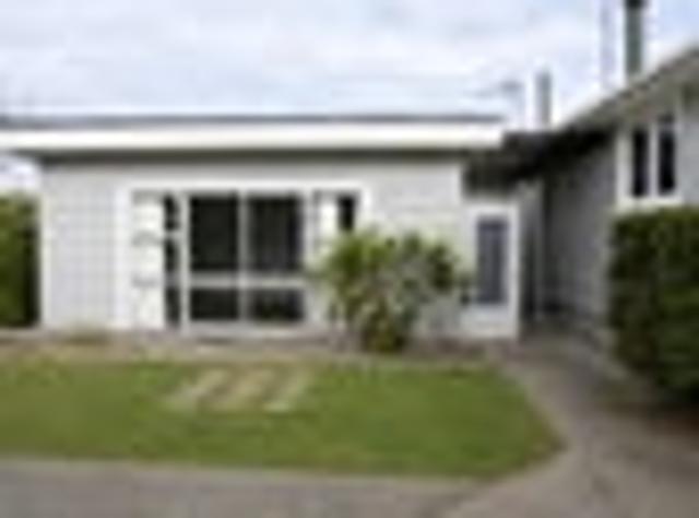 House for rent in Chaslands, Canterbury