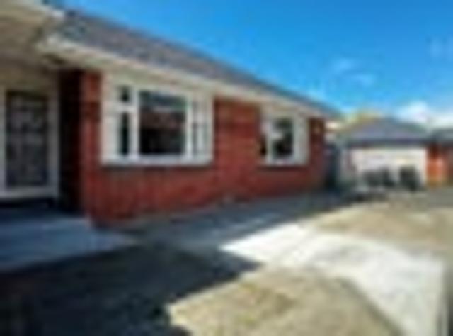 House for rent in Chaslands, Canterbury
