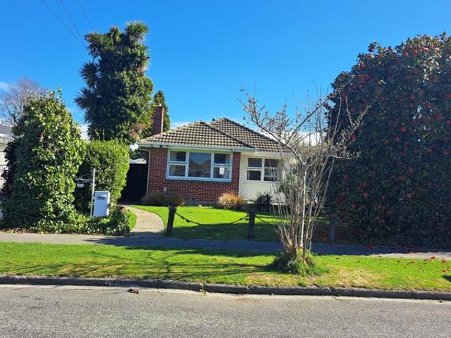 House for rent in Chaslands, Canterbury
