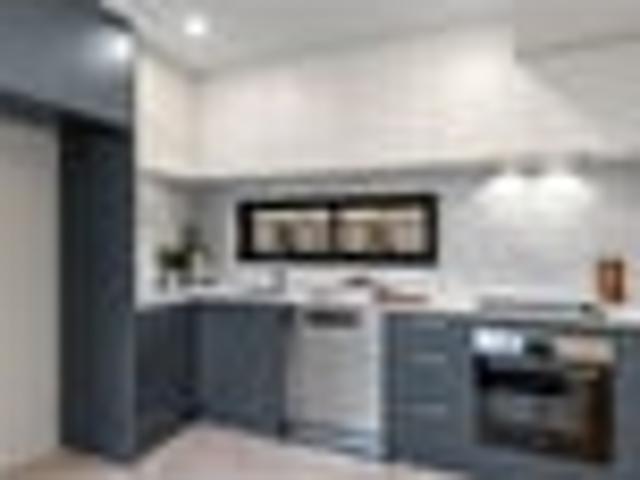 Townhouse for rent in Chaslands, Canterbury