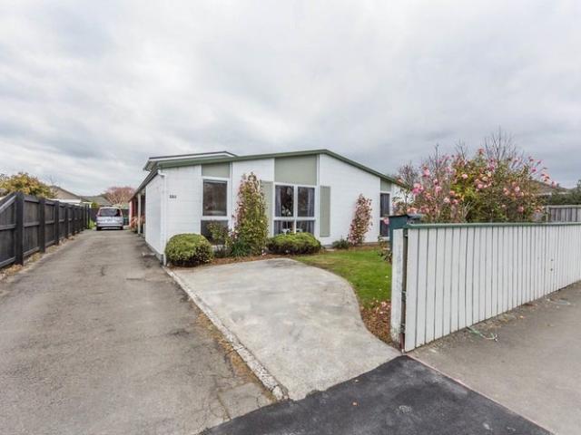 House for rent in Chaslands, Canterbury