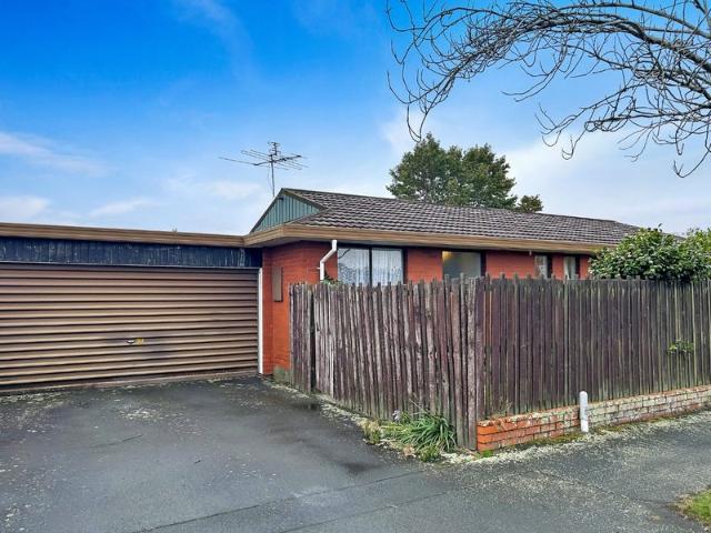 House for rent in Chaslands, Canterbury