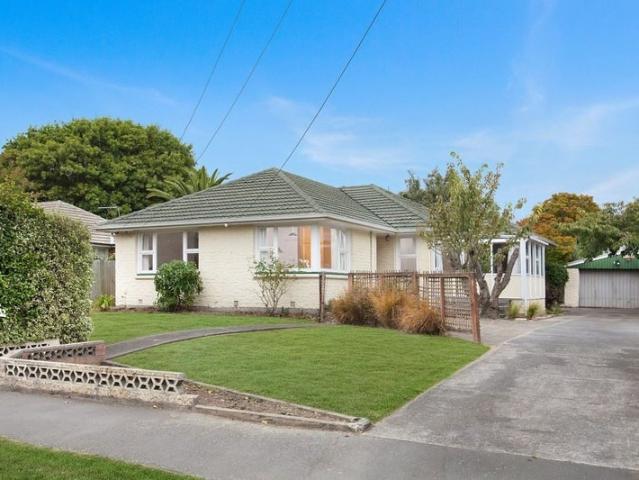 House for rent in Chaslands, Canterbury