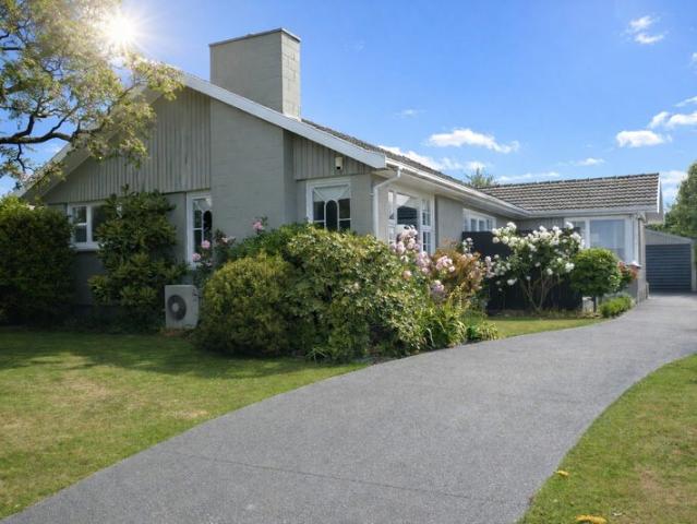 House for rent in Chaslands, Canterbury