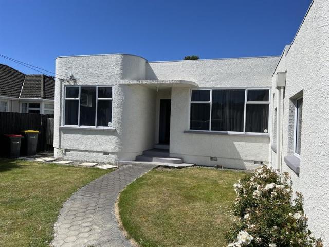 House for rent in Chaslands, Canterbury