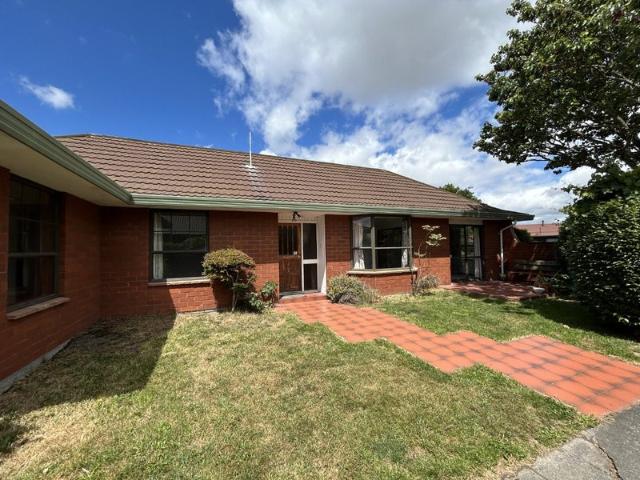 House for rent in Chaslands, Canterbury