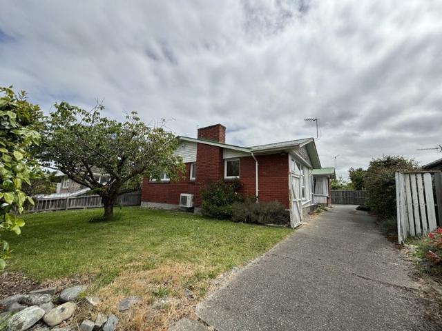 House for rent in Chaslands, Canterbury