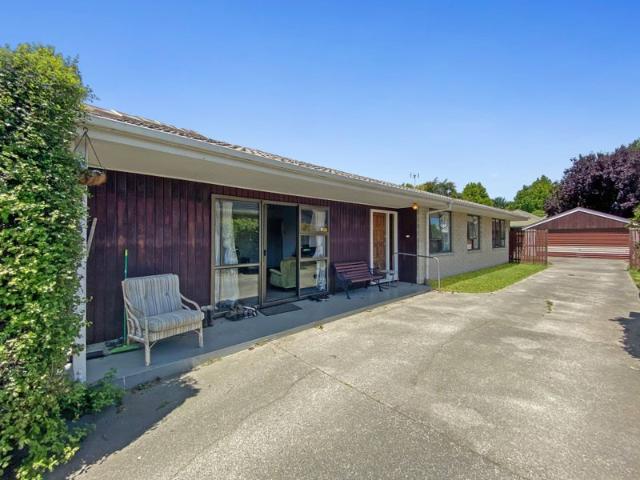 House for rent in Chaslands, Canterbury