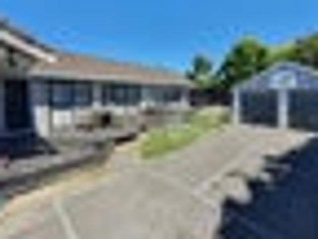 House for rent in Chaslands, Canterbury