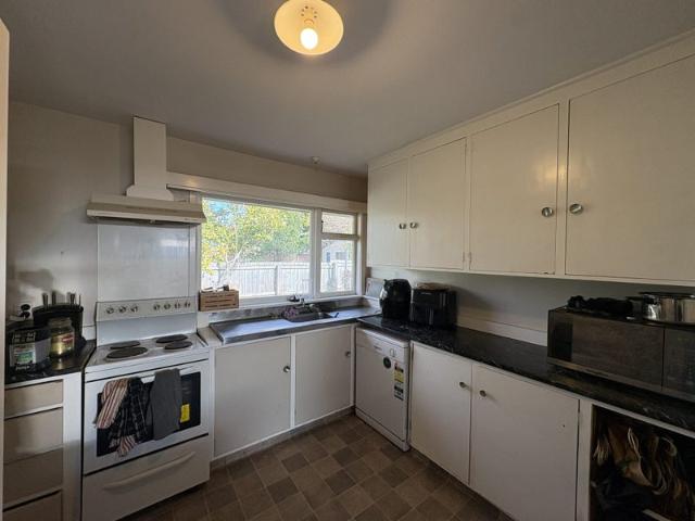 House for rent in Chaslands, Canterbury