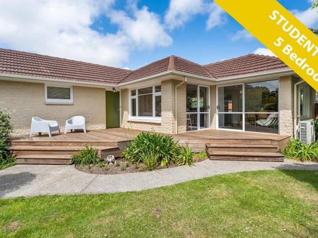 House for rent in Chaslands, Canterbury