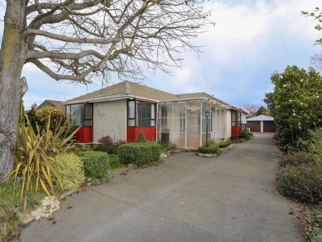 House for rent in Chaslands, Canterbury