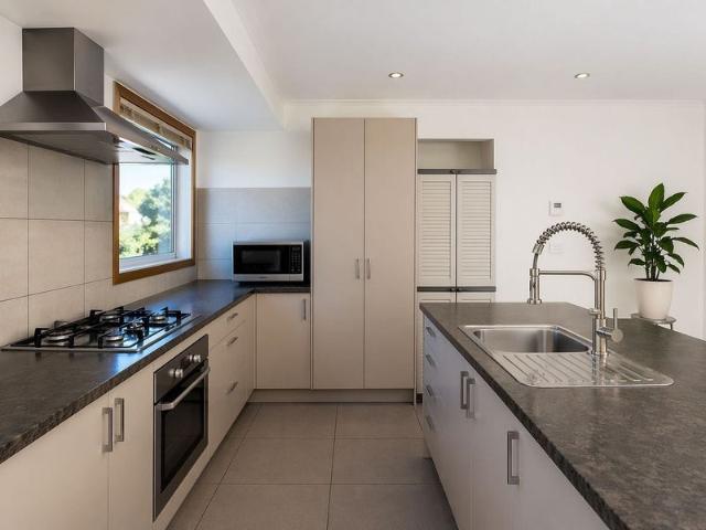 House for rent in Chaslands, Canterbury
