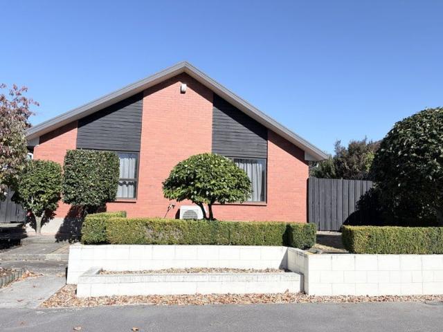 House for rent in Chaslands, Canterbury