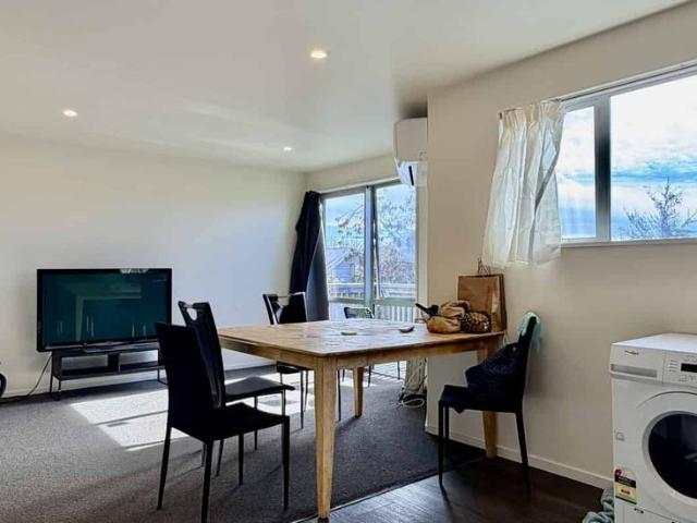 Apartment for rent in Chaslands, Canterbury