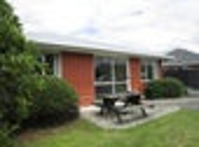 House for rent in Chaslands, Canterbury