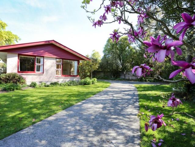 Apartment for rent in Chaslands, Canterbury