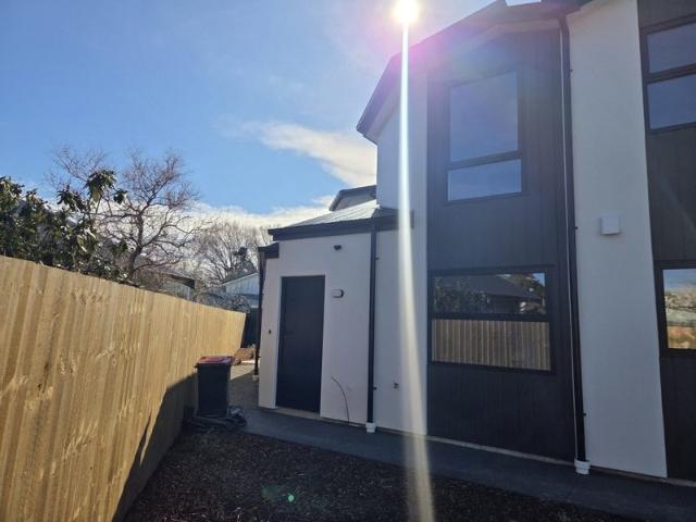 Apartment for rent in Chaslands, Canterbury