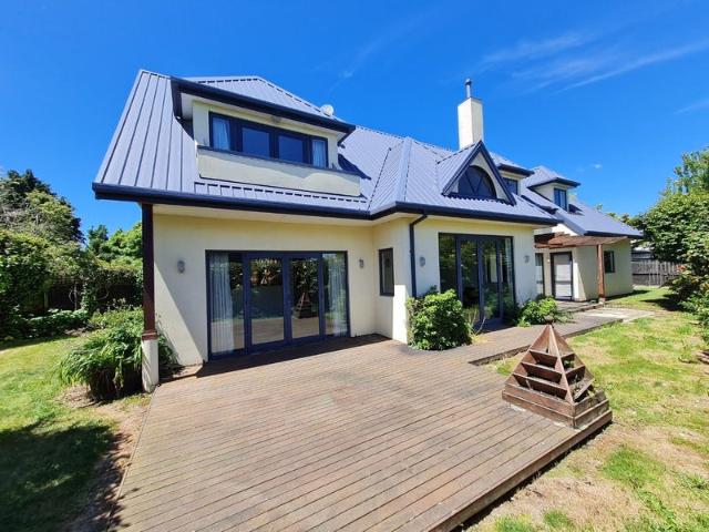 House for rent in Chaslands, Canterbury