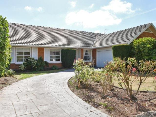 House for rent in Chaslands, Canterbury