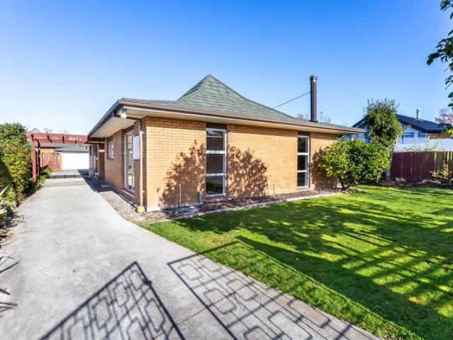 House for rent in Chaslands, Canterbury