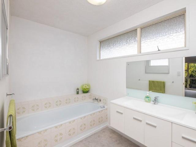 House for rent in Chaslands, Canterbury