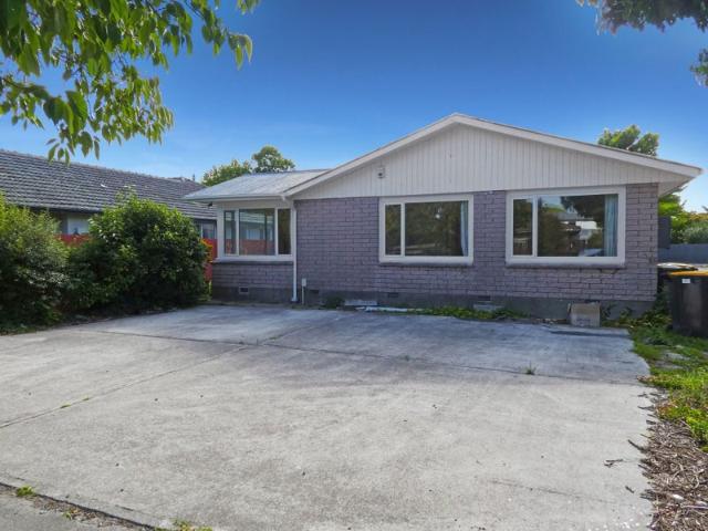 House for rent in Chaslands, Canterbury