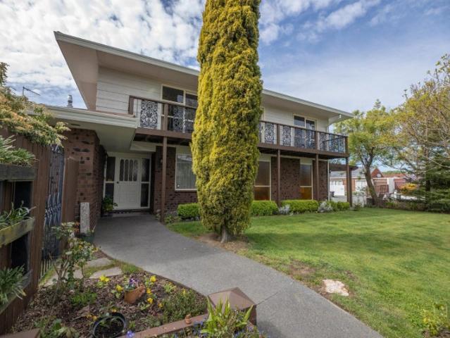 House for rent in Chaslands, Canterbury