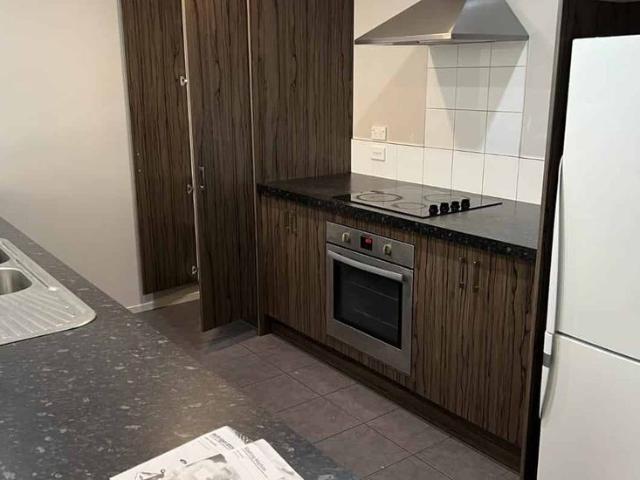 Townhouse for rent in Chaslands, Canterbury