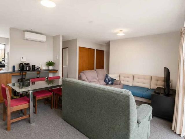 Apartment for rent in Chaslands, Canterbury