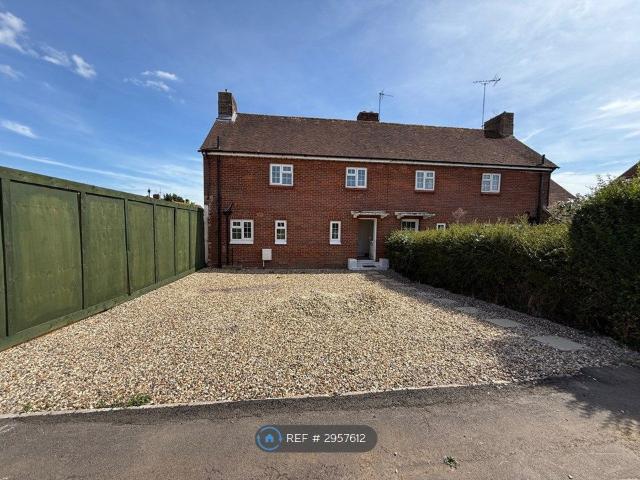 House for rent in Shinfield