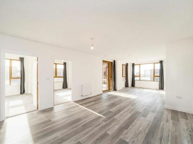 Apartment for rent in Old Kent Road, Cat Hill