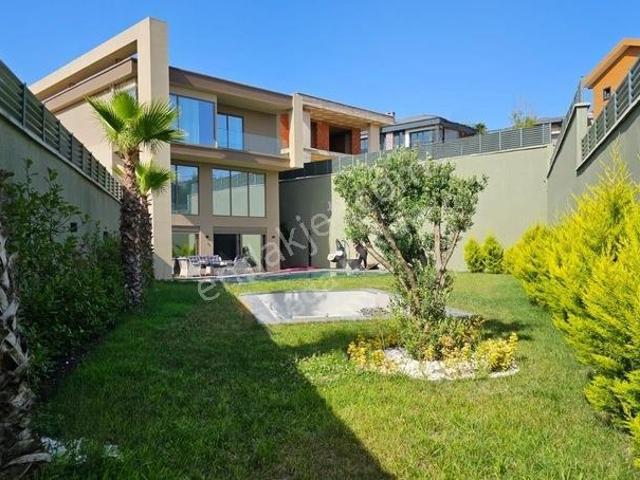 Çavuş Mahallesi, Şile içerisinde satılık Villa