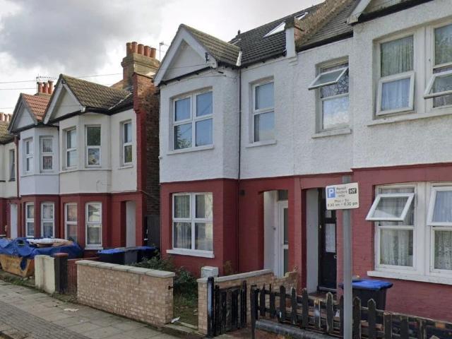 Studio for rent in Harlesden, Greater London