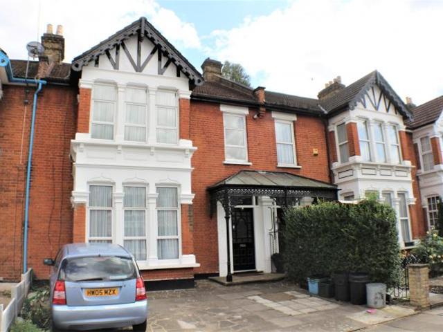 Apartment for rent in Gants Hill, Greater London